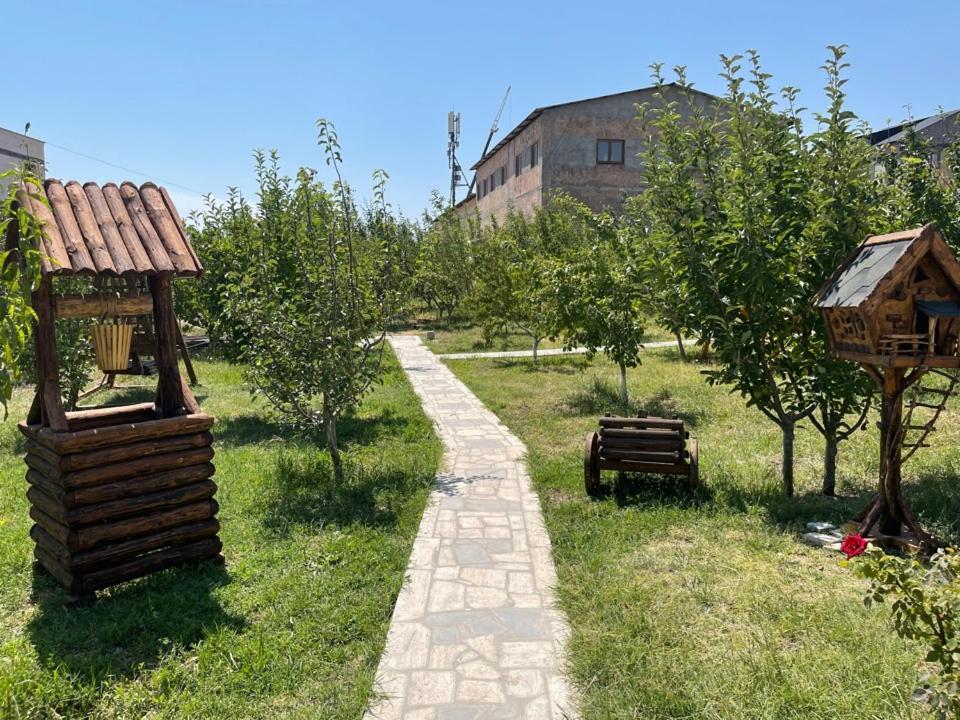 Golden Seconds Hotel Yerevan Ngoại thất bức ảnh