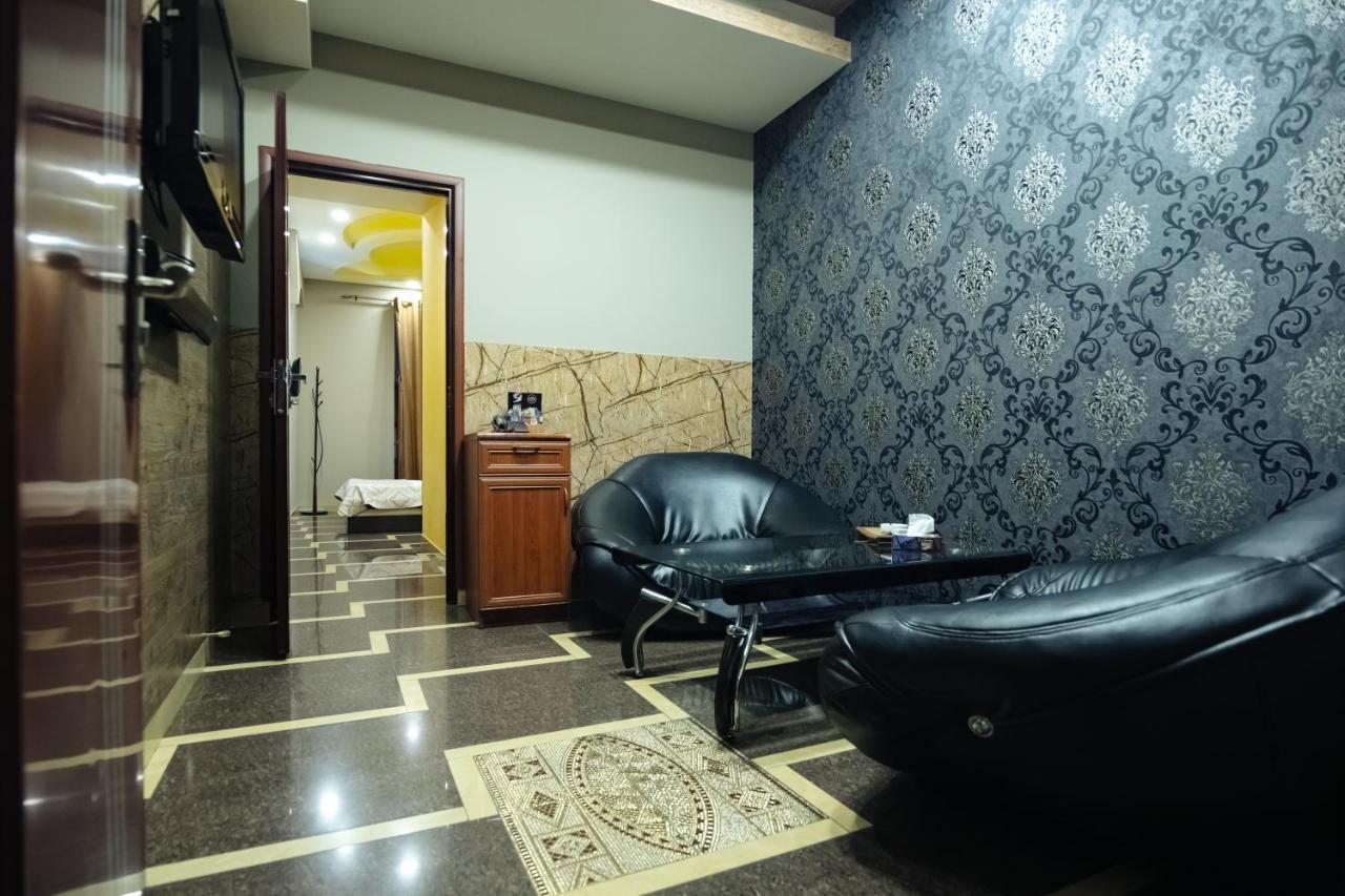 Golden Seconds Hotel Yerevan Ngoại thất bức ảnh