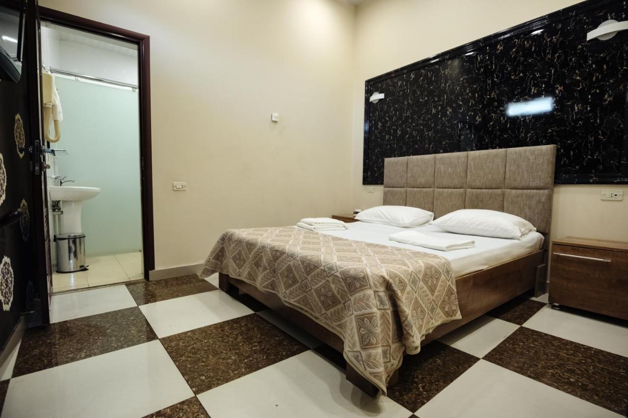 Golden Seconds Hotel Yerevan Ngoại thất bức ảnh