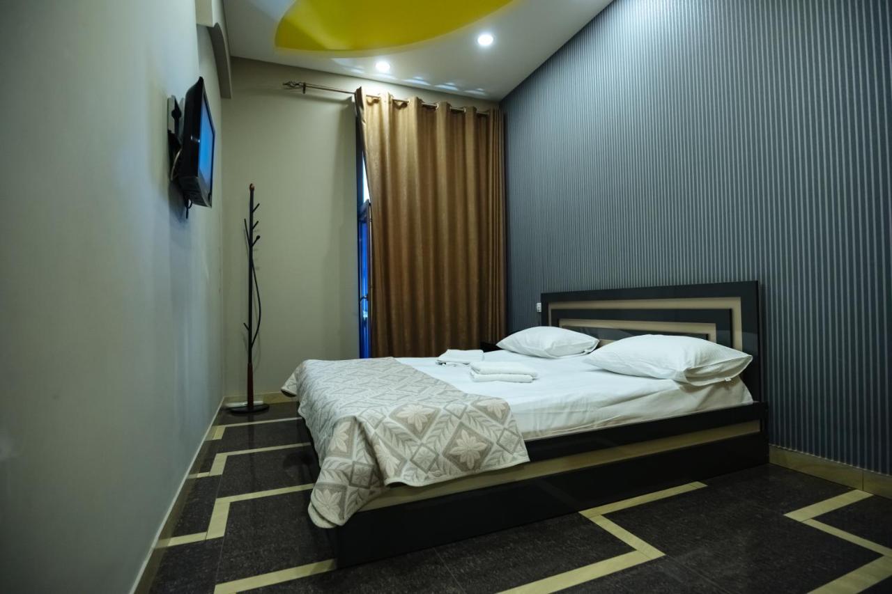 Golden Seconds Hotel Yerevan Ngoại thất bức ảnh