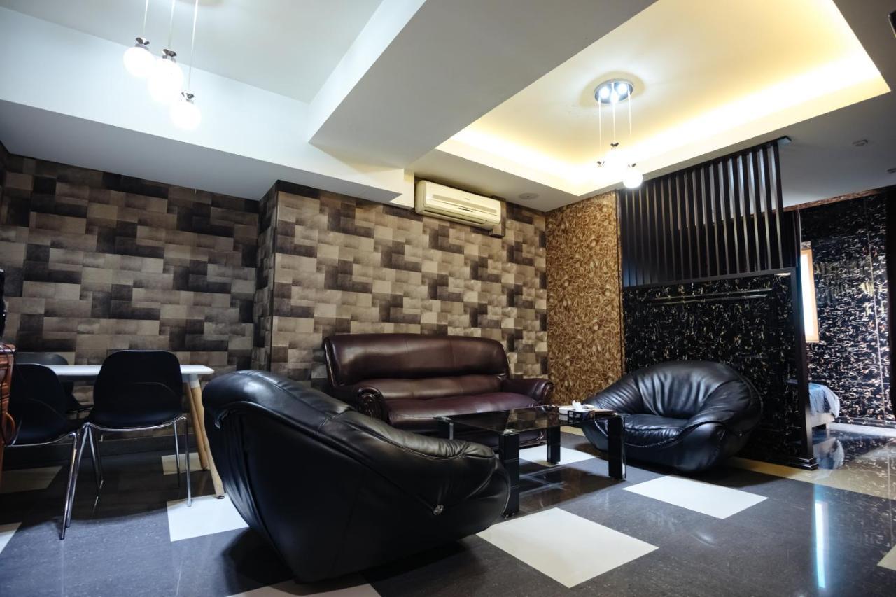 Golden Seconds Hotel Yerevan Ngoại thất bức ảnh