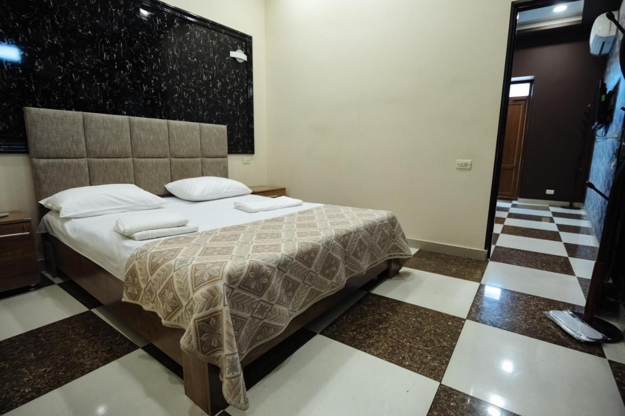 Golden Seconds Hotel Yerevan Ngoại thất bức ảnh