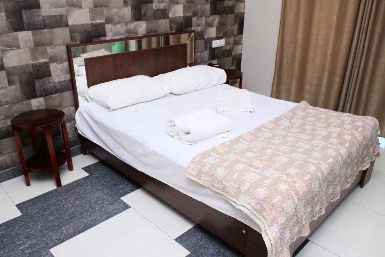 Golden Seconds Hotel Yerevan Ngoại thất bức ảnh