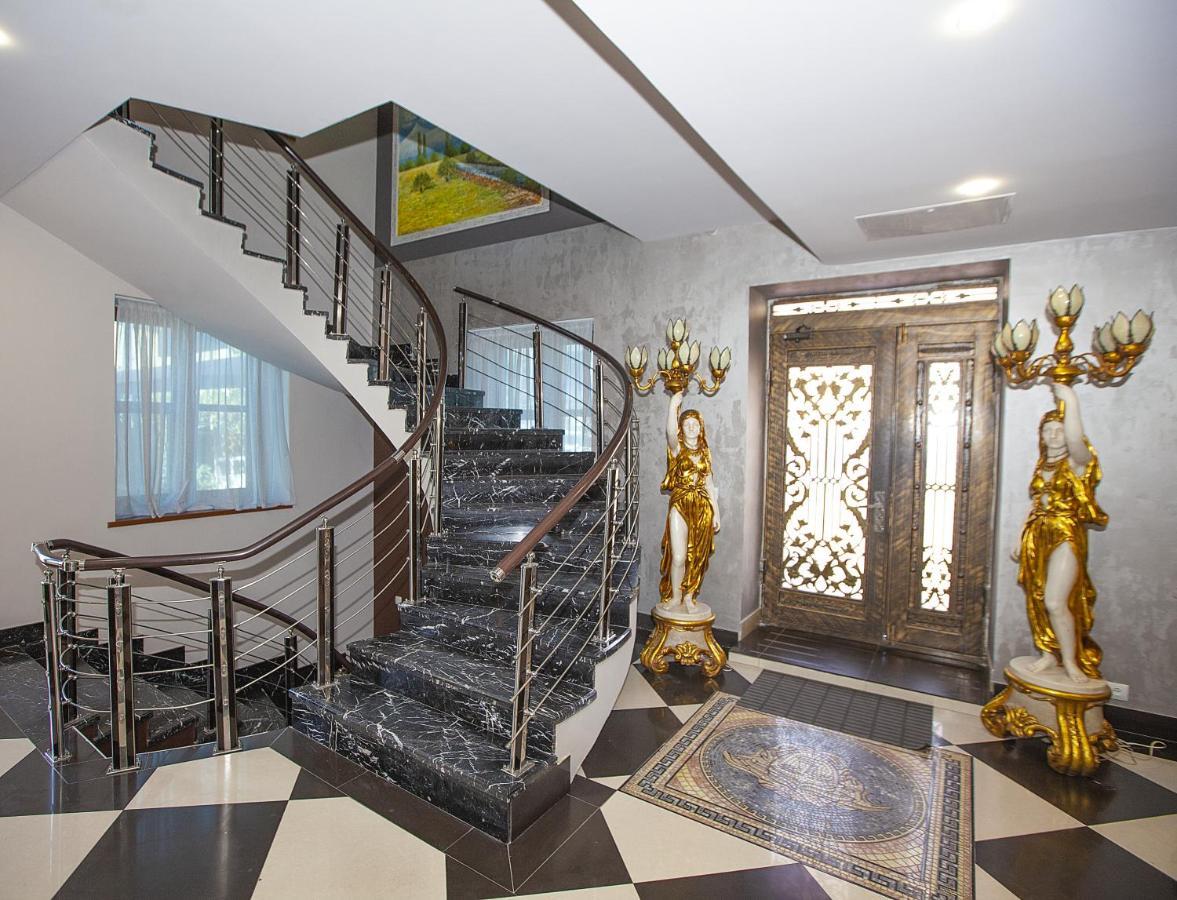 Golden Seconds Hotel Yerevan Ngoại thất bức ảnh