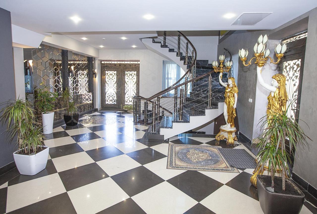 Golden Seconds Hotel Yerevan Ngoại thất bức ảnh